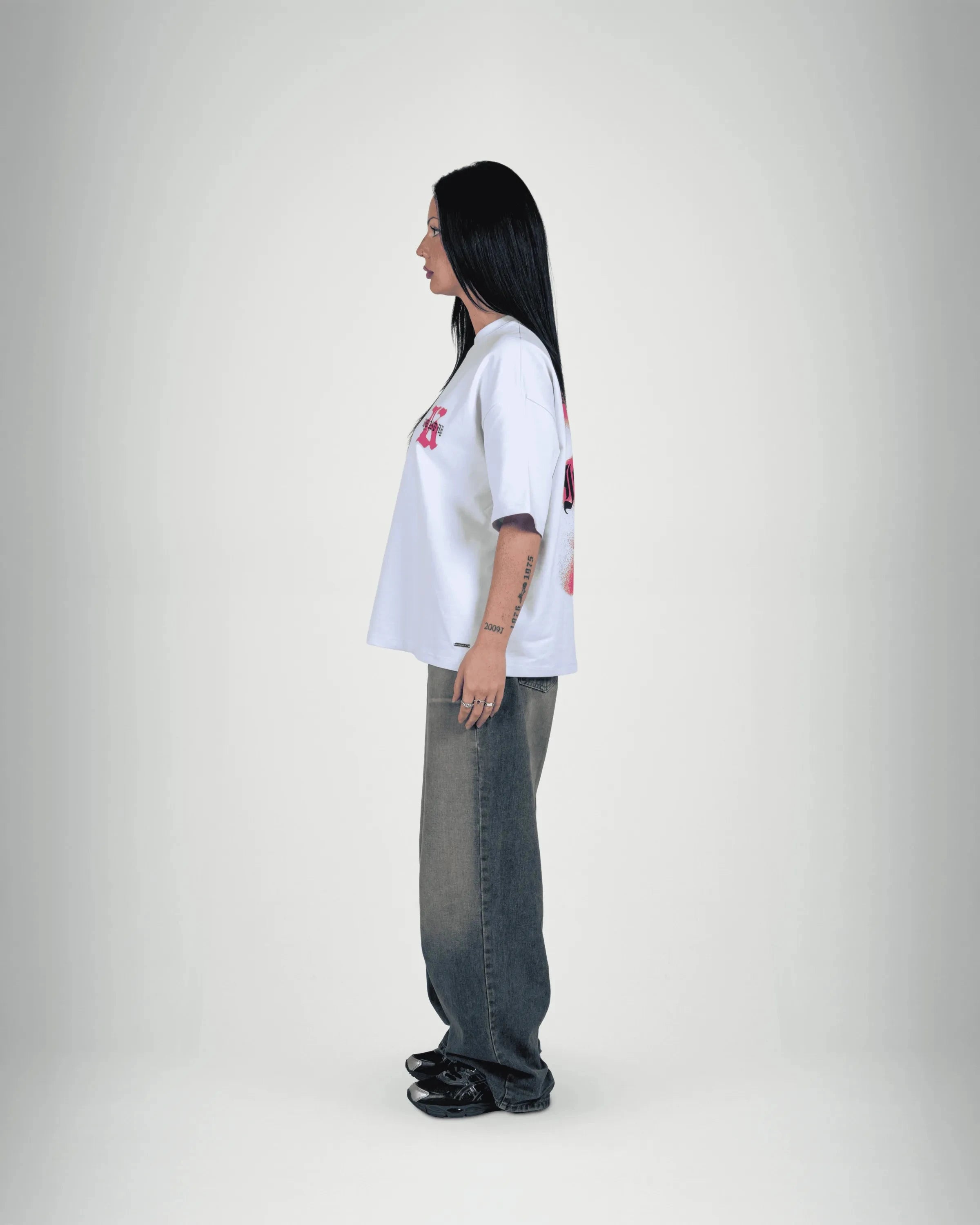 Ghost Spray White Tee - KISS AND FLY Clothing