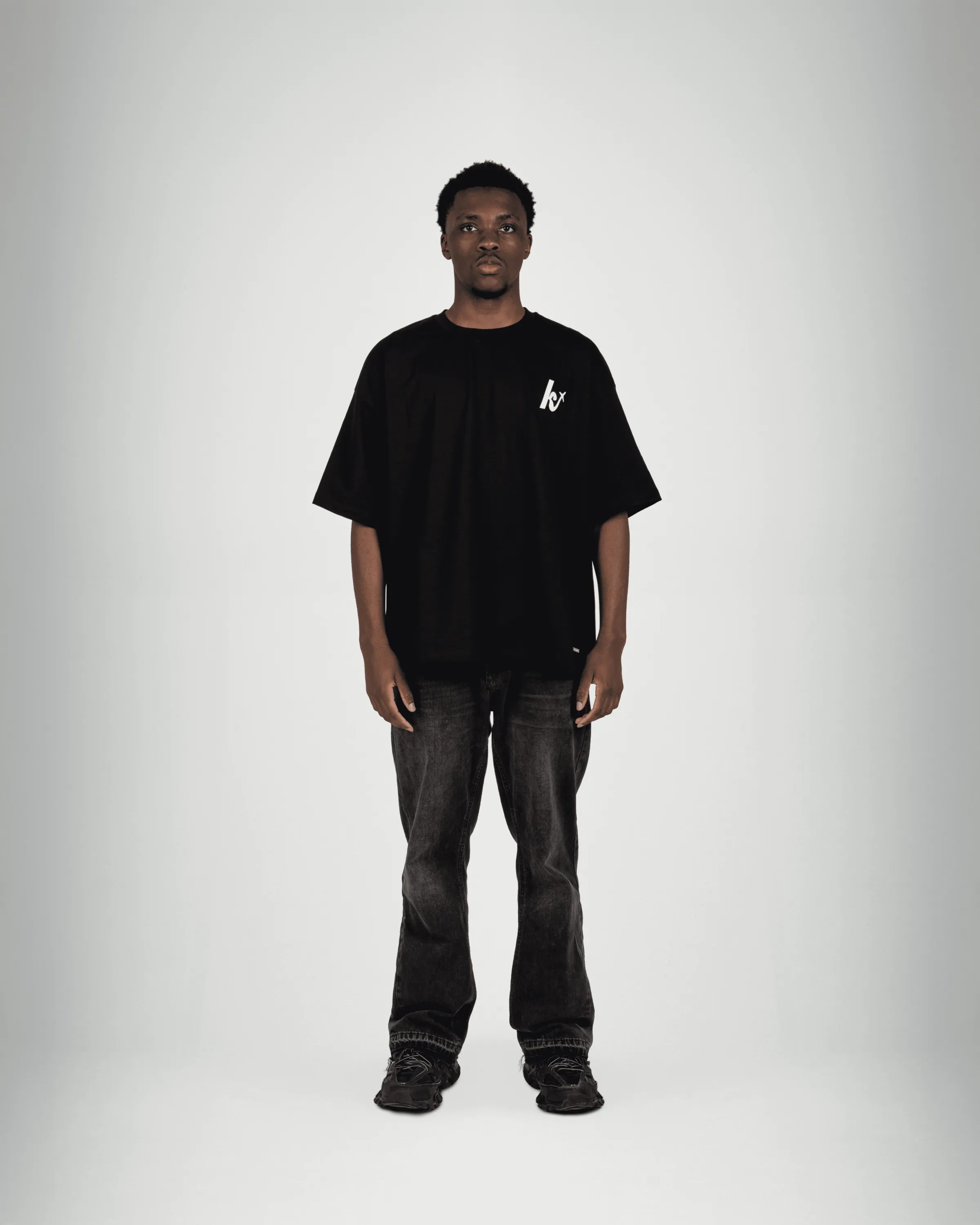 Catch Flights not Feelings Black Tee - KISS AND FLY Clothing